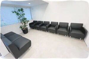 荒巻及川歯科医院待合室