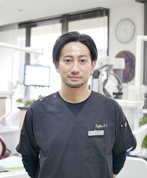 藤田歯科医院のドクター：藤田瑛司医師