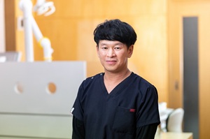 ゆきあい歯科クリニックのドクター：鷲塚 将人医師